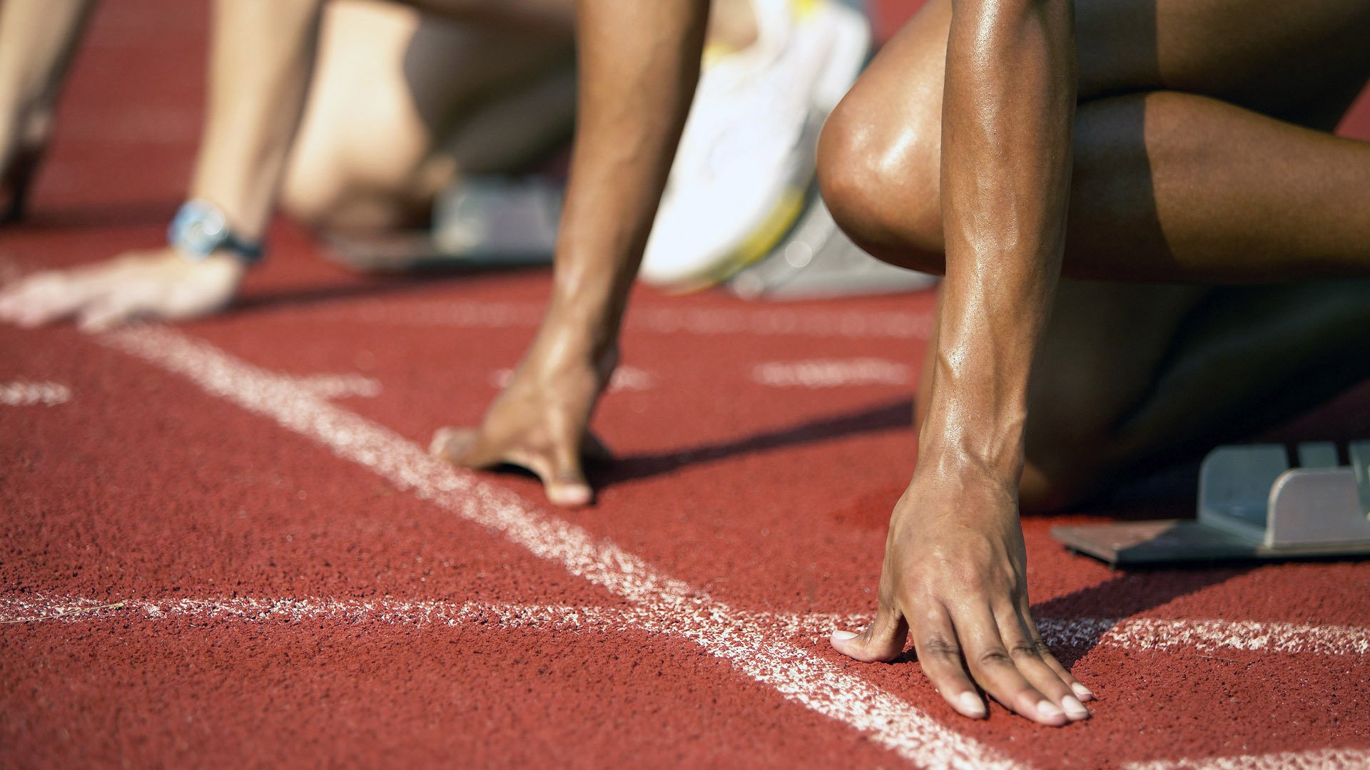 紫金王朝的宣言，湖人完美战术执行，季后赛首战力压雷霆