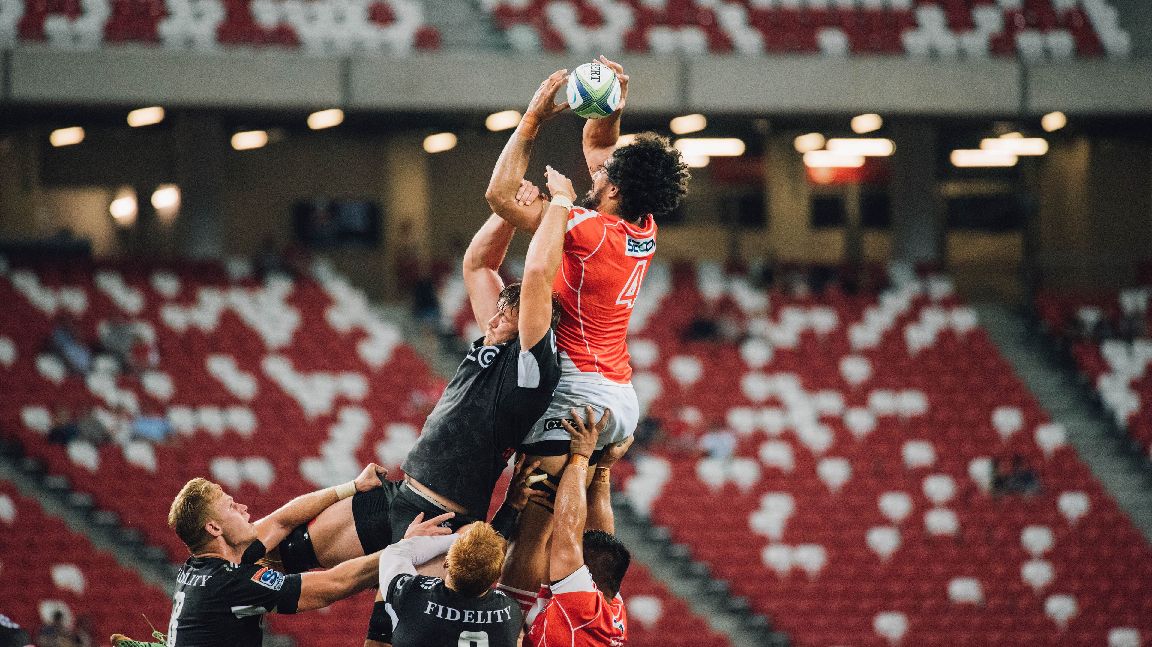 红牛二队逆袭之夜，阿隆索高光闪耀，力压索伯显锋芒